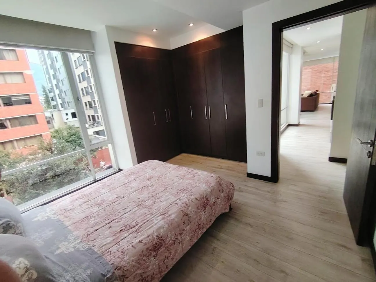 Gran Departamento En El Avant Plaza En La Calle Finlandia Quito