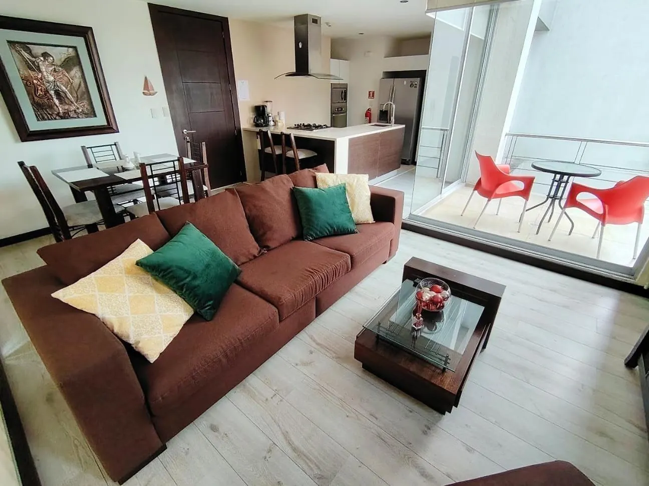 Gran Departamento En El Avant Plaza En La Calle Finlandia Quito