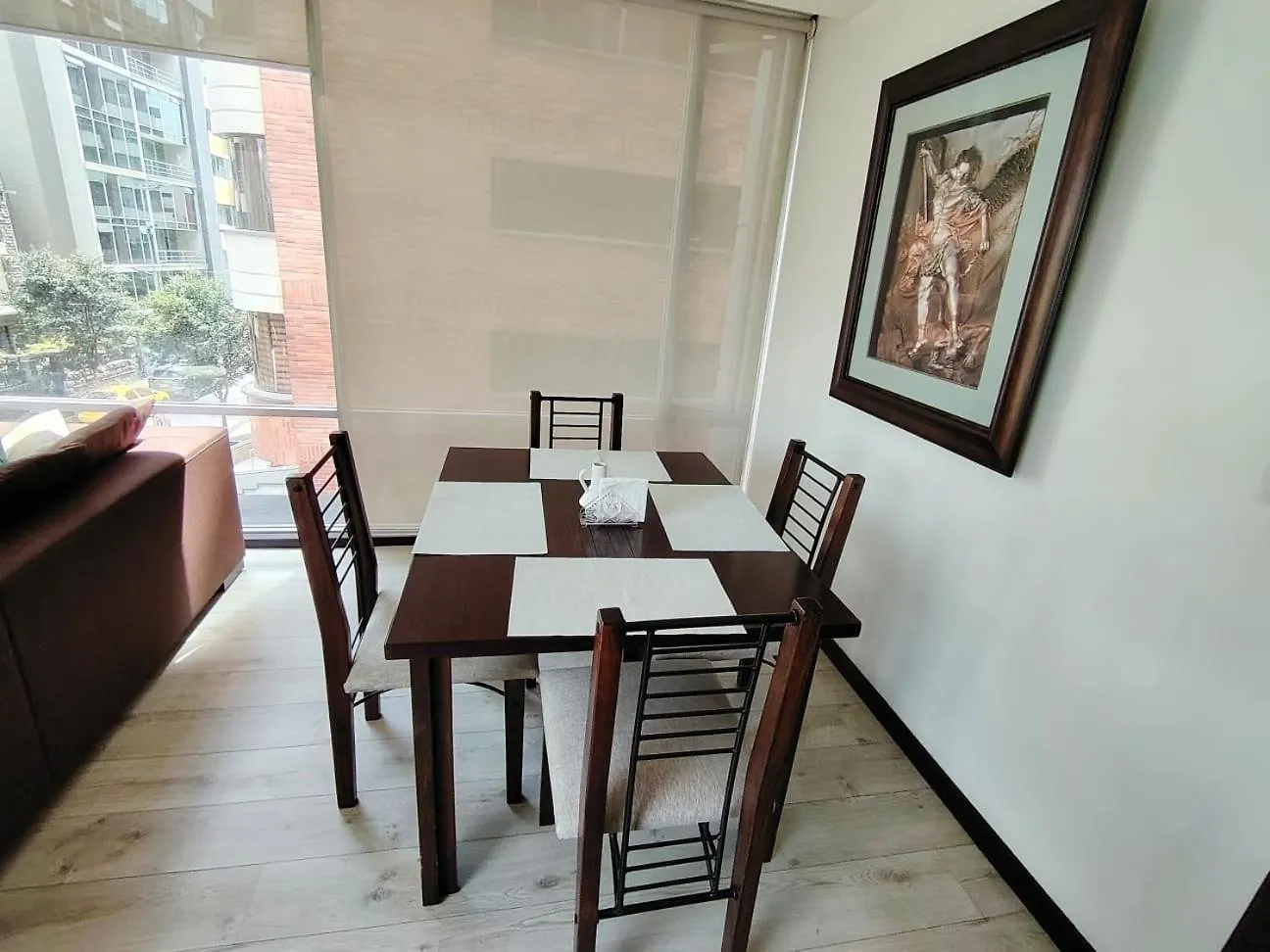 Gran Departamento En El Avant Plaza En La Calle Finlandia Quito
