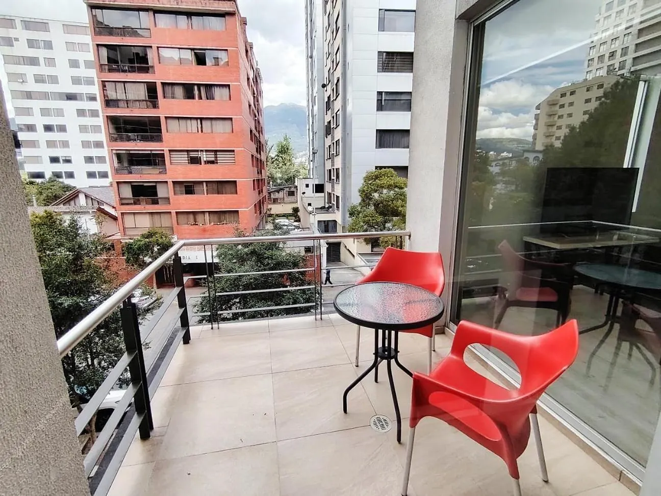 Gran Departamento En El Avant Plaza En La Calle Finlandia Quito Lejlighed